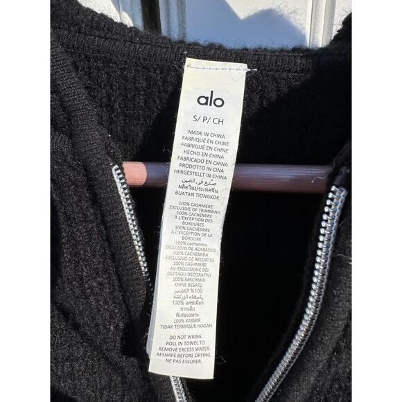 Alo Yoga Cashmere Plush Waffle Full Zip Hoodie Black Size Small $348 EUC Crop - Picture 7 of 16